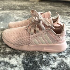 Girls sneakers